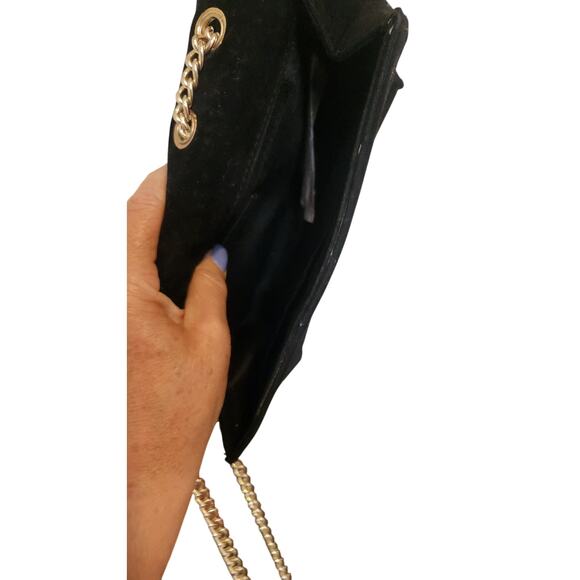 Black Quilted Velvet-Look Chain Strap Shoulder Bag – Magnetic Closure - Picture 5 of 8